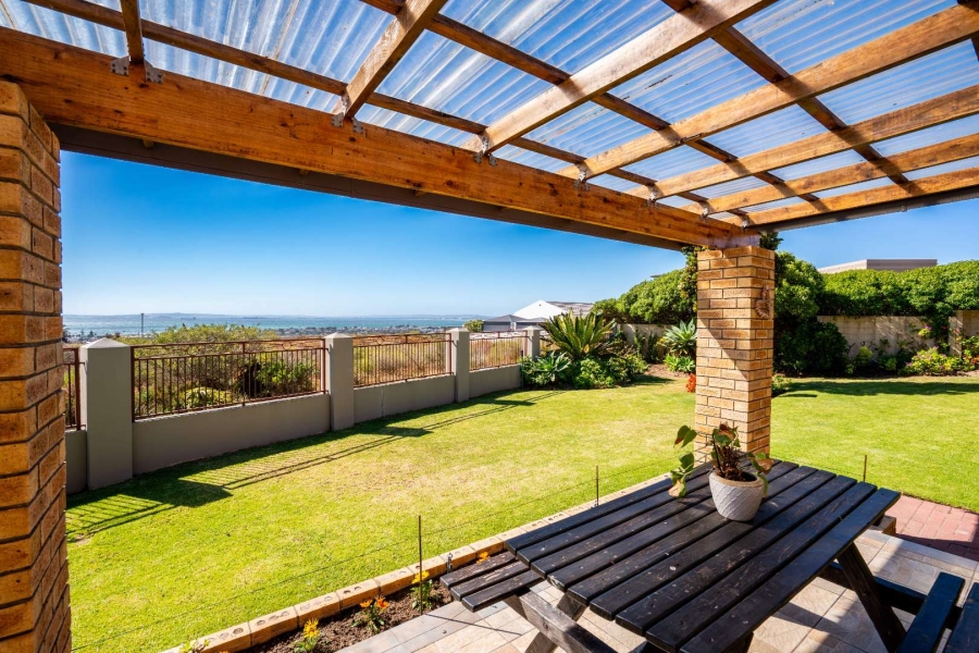 4 Bedroom Property for Sale in Myburgh Park Fase 2 Western Cape